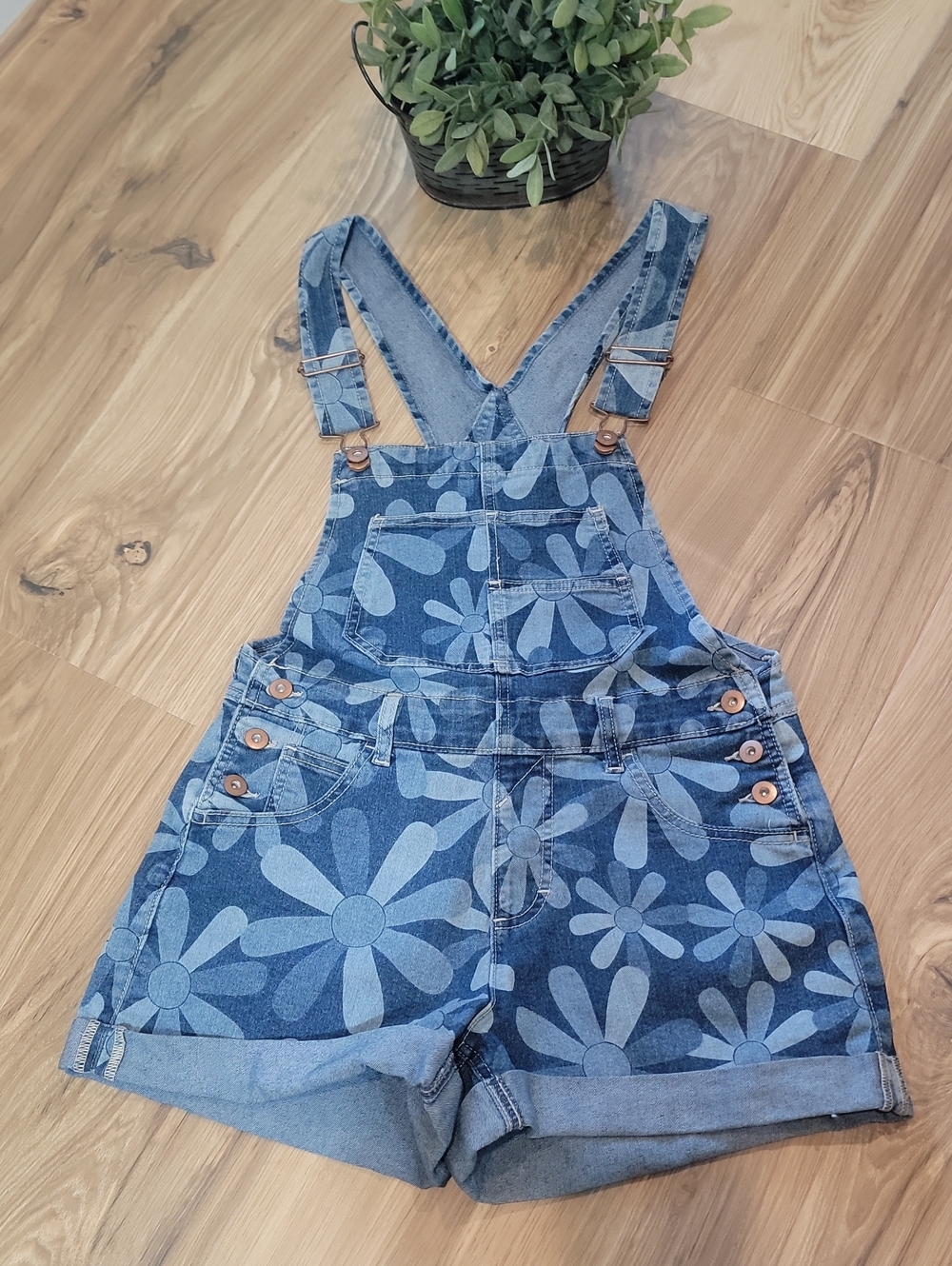 No Boundaries Blue Floral Denim Short Overalls - Picture 5 of 12